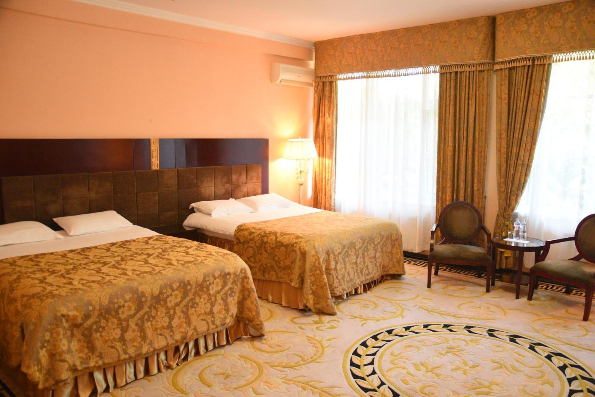Hotel Royal Florence Chisinau Luaran gambar